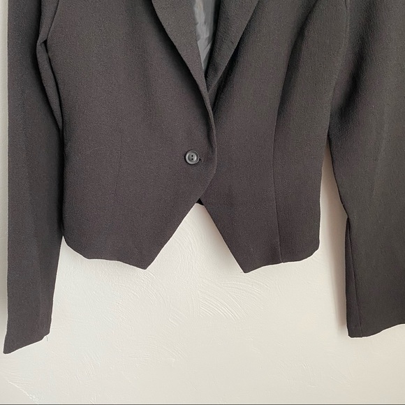 FOREVER 21 Black Cropped Blazer - Picture 3 of 11